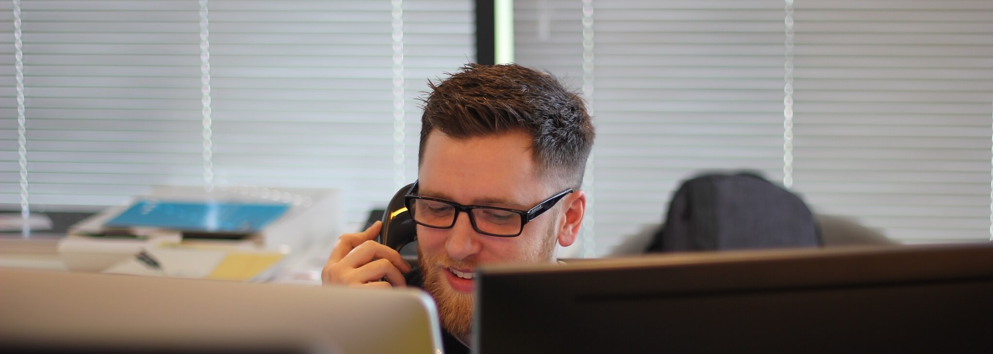 Photo of agent working in call centre